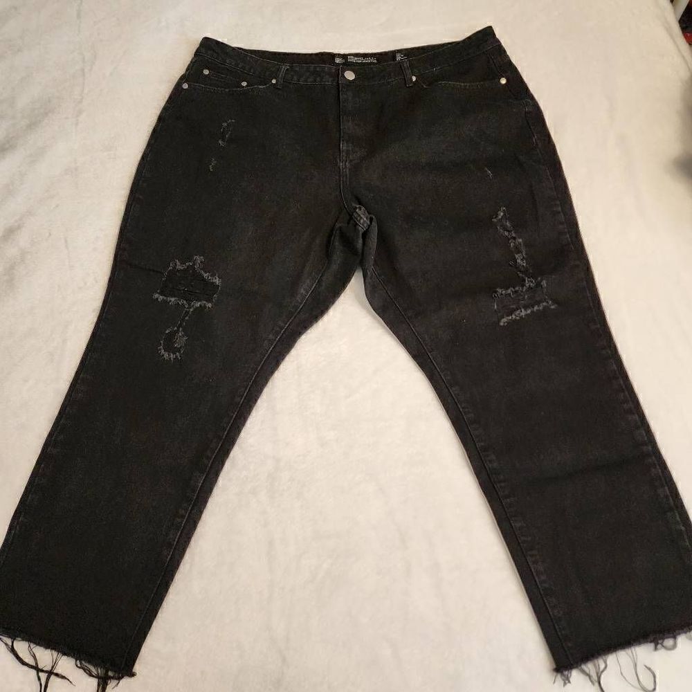 Chic Denim Mom High Rise Crop Distressed Denim Jeans Size 22